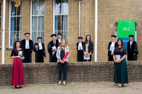 Key Moisan met de Hugo de Vries Prijs