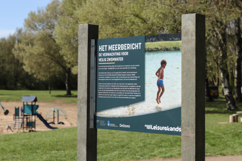 Informatiebord over het project Meerbericht