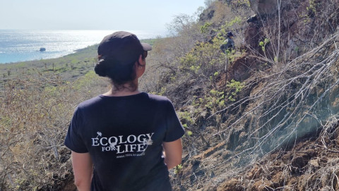 Viviane Cordovez op Galapagos