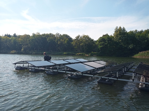 Sven Teurlincx op drijvend zonne-eiland Markerplas