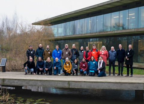 De leden van het SEFAP consortium op de brug voor het NIOO