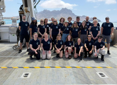 Teamfoto PHYVIR aan boord