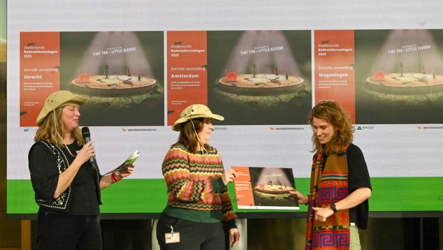 Uitreiking van de eervolle vermelding aan de gemeente Wageningen