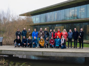 De leden van het SEFAP consortium op de brug voor het NIOO